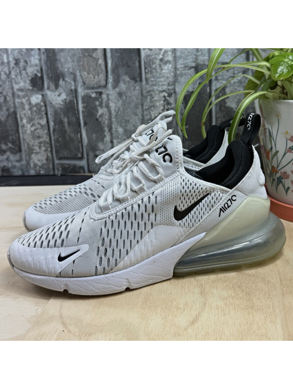 Nike Air Max 270 Men's White/Black Low Top Lace-Up Athletic Sneaker AH8050-100